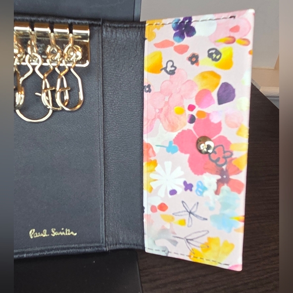 Paul Smith Leather Key Holder Wallet – New with Box – Gift-Ready Floral Interior - Picture 5 of 6